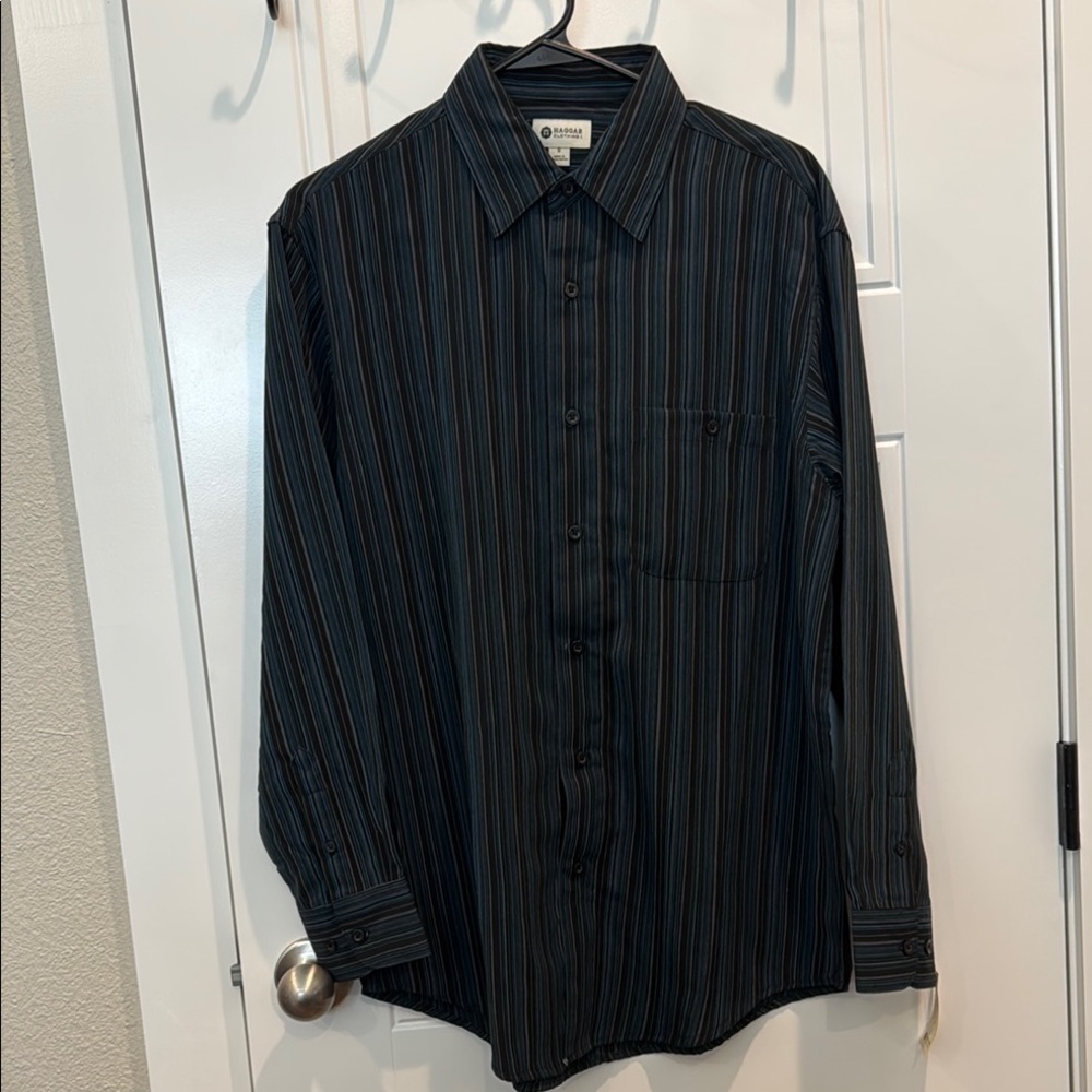 Haggar Black and Blue Casual Button Down Shirt